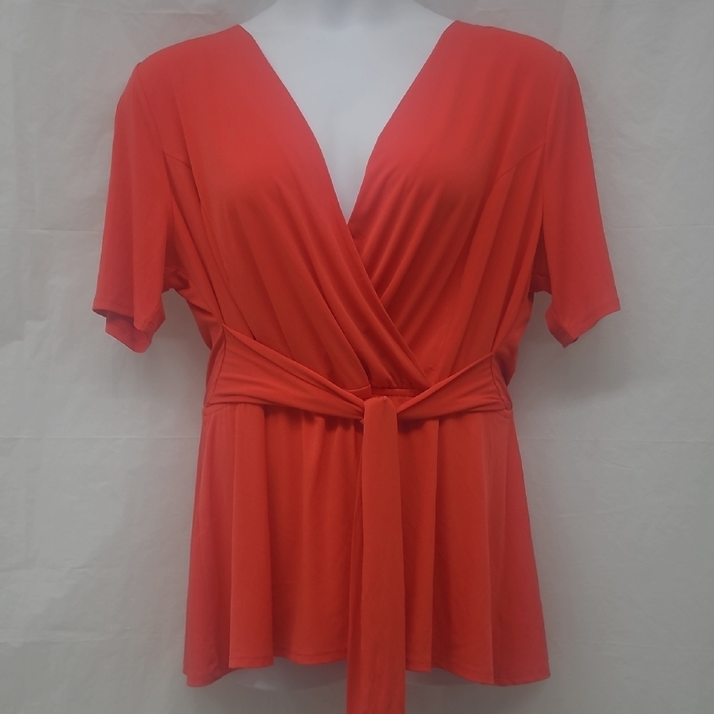 Lane Bryant Plus Size 20 Red Wrap Top Short Sleeve Deep V Tie Waist NWT